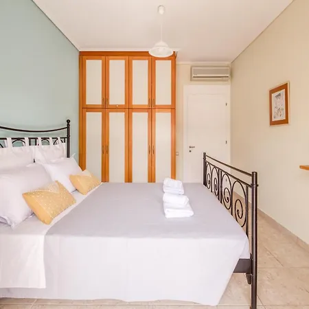 Apartment Dimeli Junior At The *